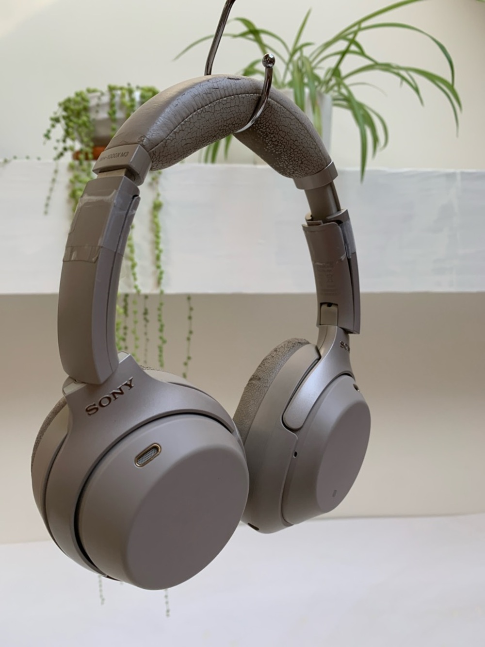 For Parts Sony WH-1000X M3 Wireless Over-Ear Headphones in Beige - Working